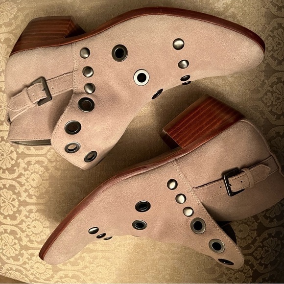 Sam Edelman Pedra Ankle Bootie putty suede grommets edgy boho rockstar 7.5 NWOT - Picture 7 of 11